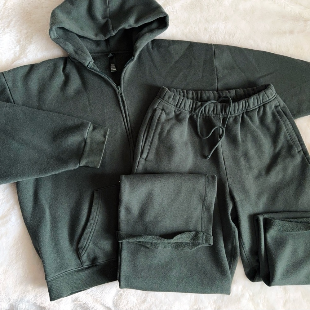 skims spruce sweatsuit